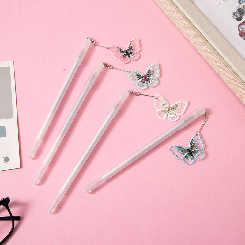 2020款卡通创意挂蝴蝶吊坠中性笔 办公学生签字笔 0.5全针管笔头