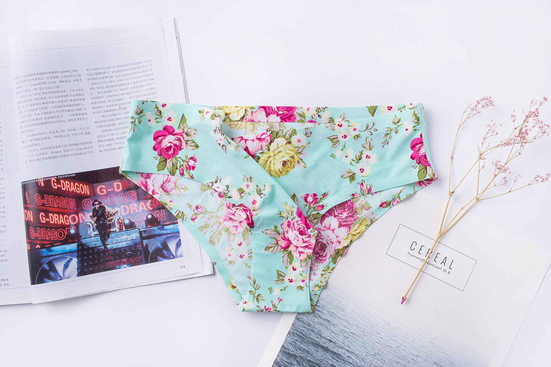 9208高档冰丝时尚花色无痕内裤女性感贴身隐形中低腰三角裤纯棉裆