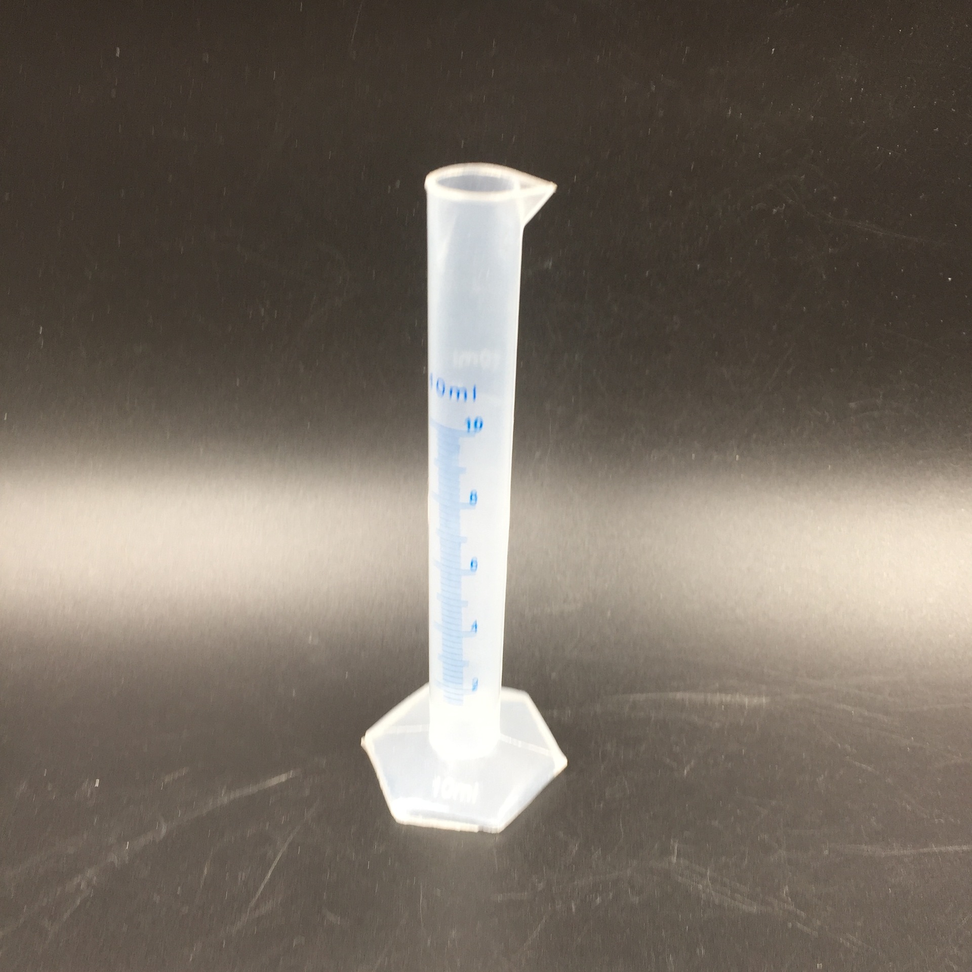 供应10ml 实验室耐酸碱量筒 六角底座透明刻度塑料量筒可定制