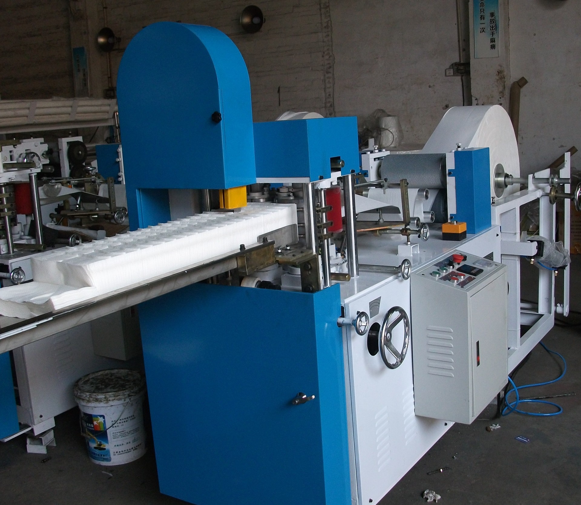 全自动餐巾纸生产设备无纺布设备纸巾生产设备餐巾纸机