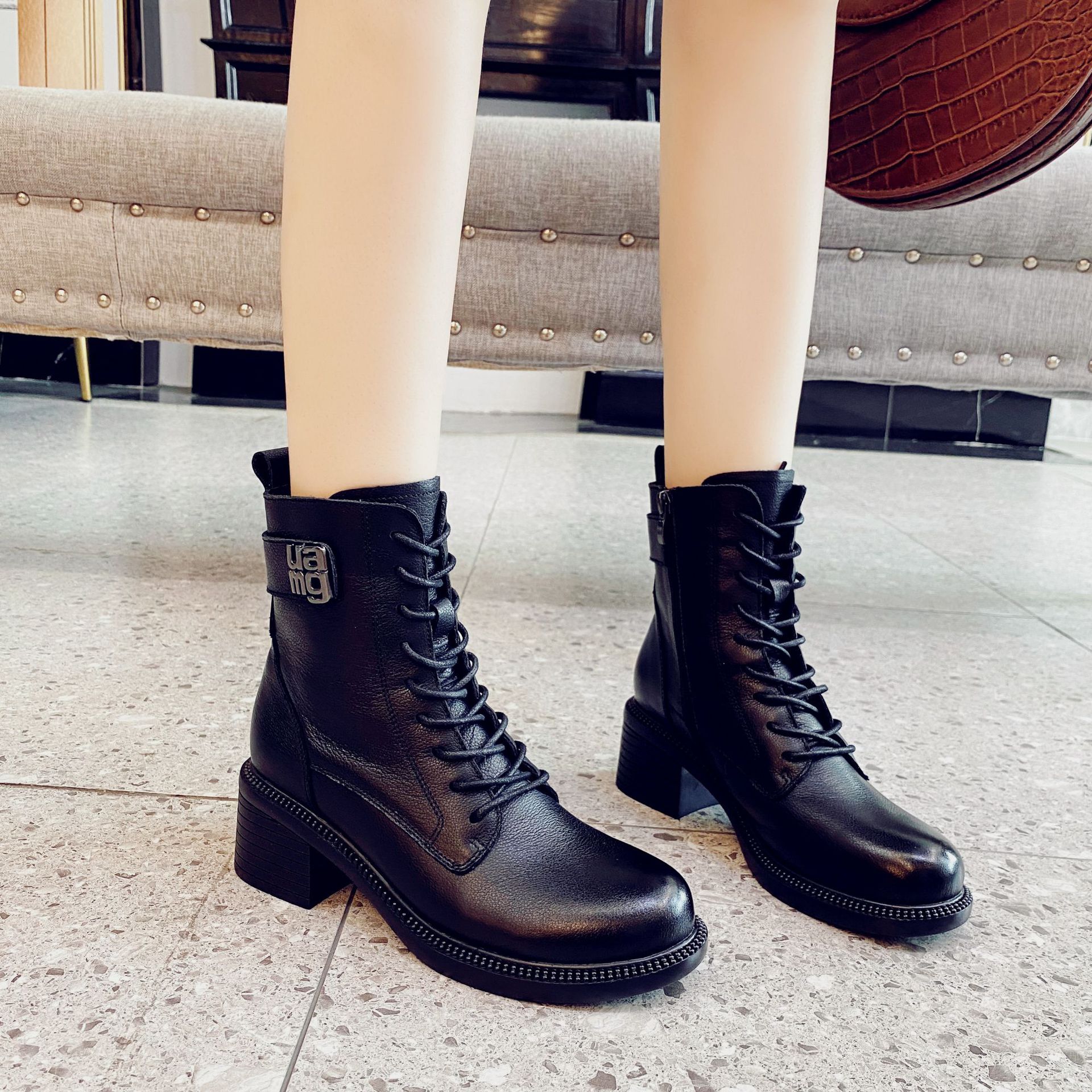 头层牛皮马丁靴女2021秋冬新款百搭时尚短靴网红靴子