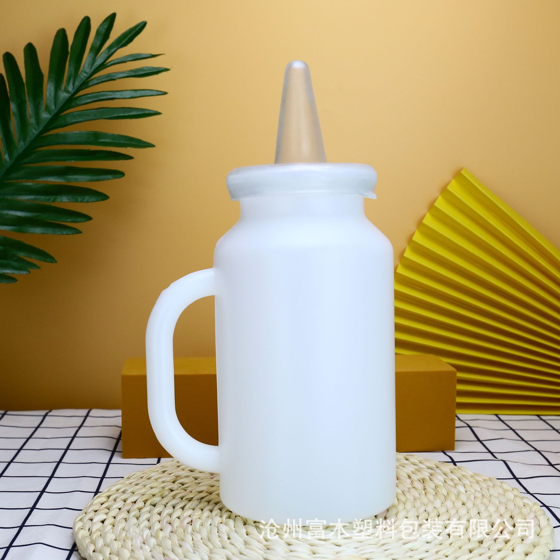 6l加厚牛犊奶壶犊牛喂奶器塑料奶壶手提卧式奶牛奶瓶-阿里巴巴