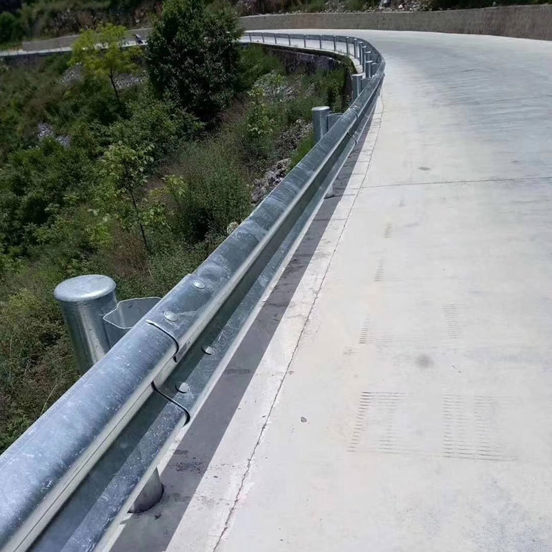 乡村公路波形护栏热镀锌波纹护栏防撞设施二波三波护栏板
