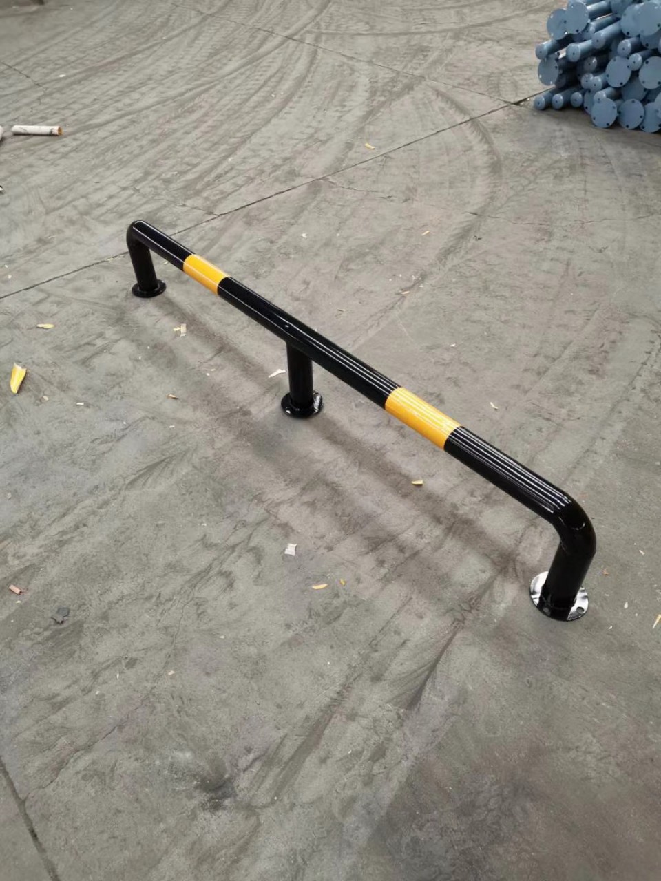 赣州停车场车位挡车器 停车位限位器 停车位钢管阻车器防撞护栏