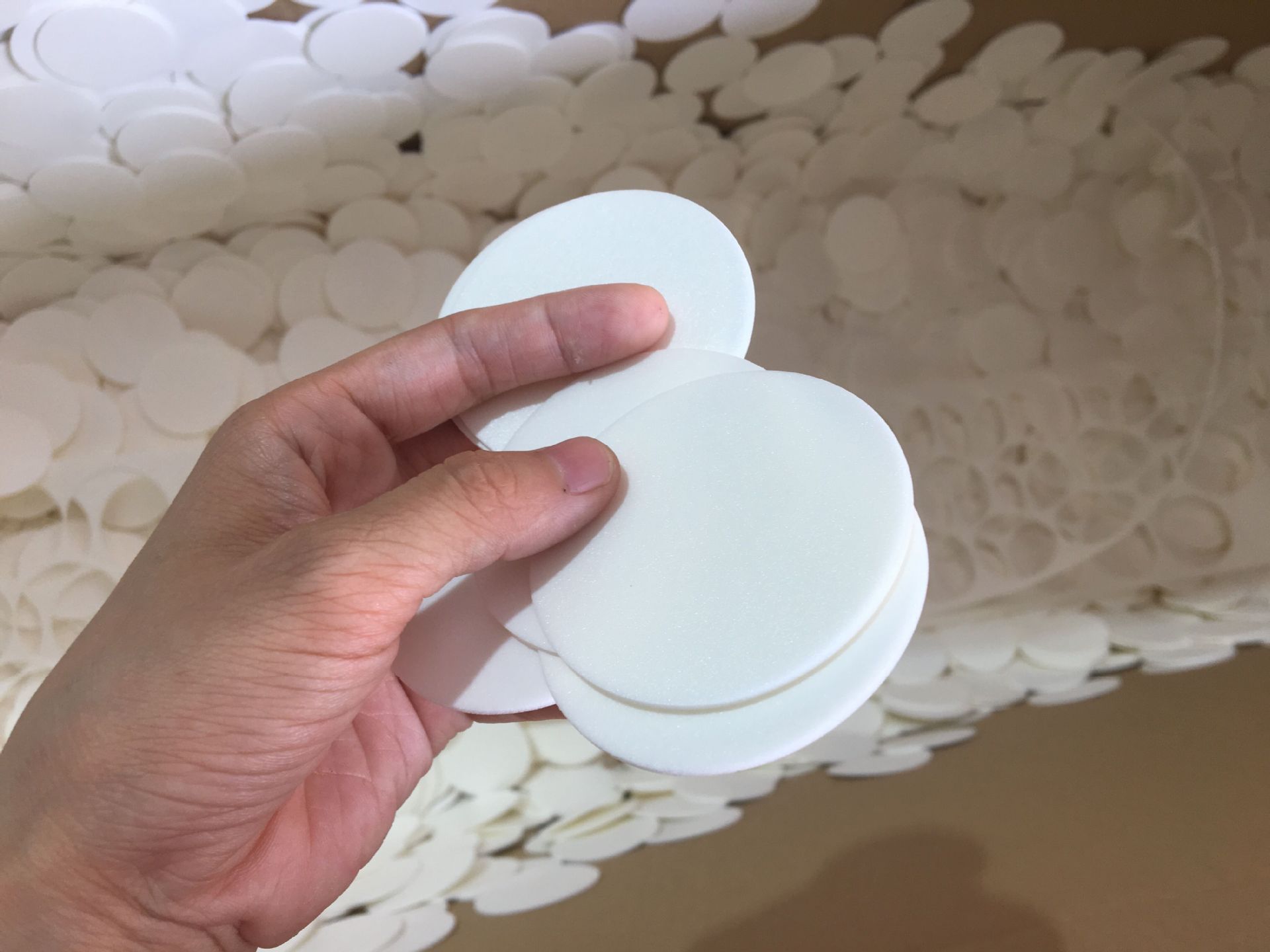 化妆品瓶盖垫片 环保pe瓶盖封口密封 泡沫泡棉发泡pe垫片