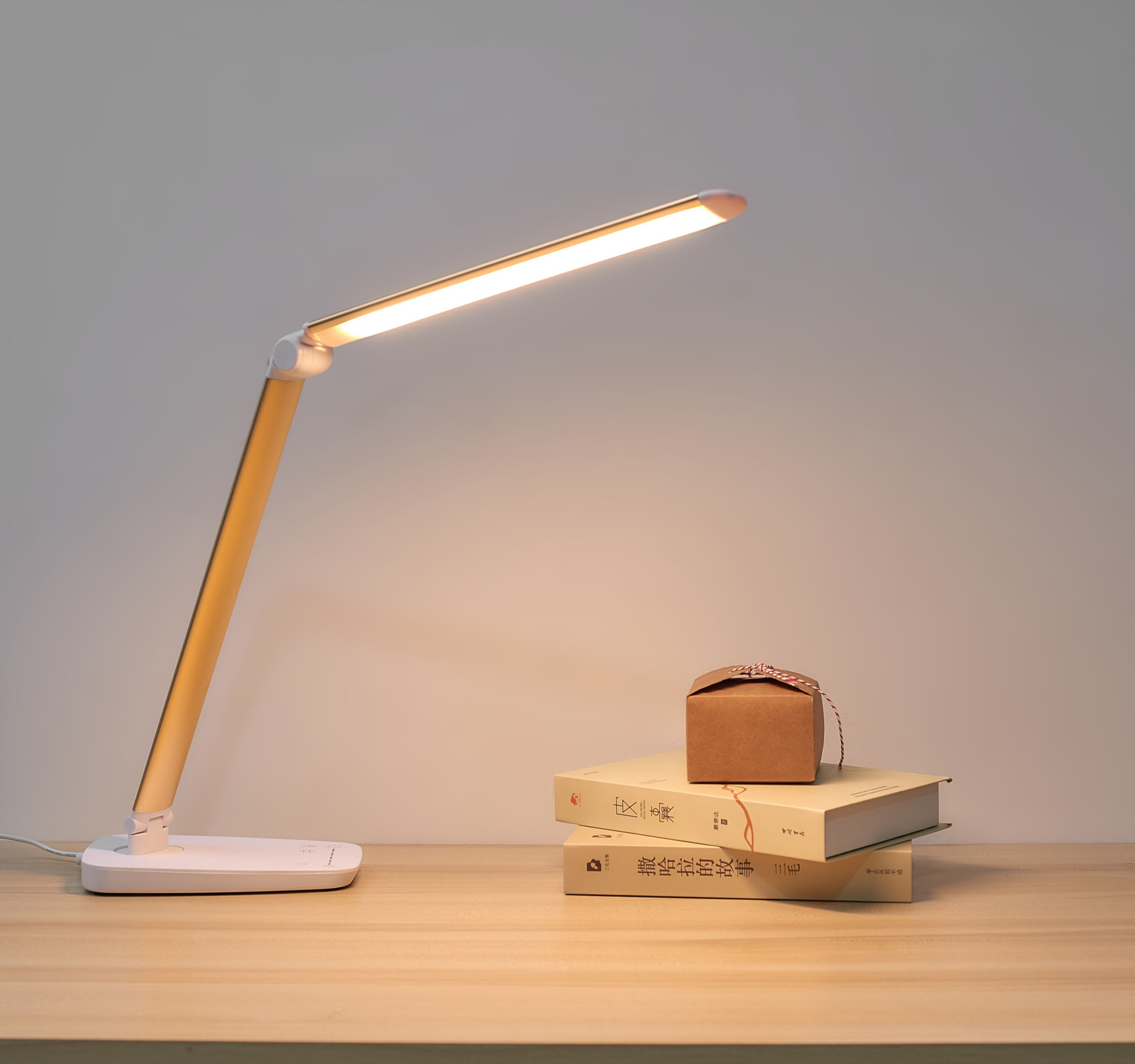 创意led折叠台灯书桌带usb调光调色温学生宿舍床头阅读护眼学习灯