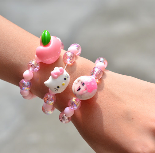 儿童彩色卡通珠子手链亚克力可爱带吊坠手镯宝宝首饰批发女孩礼品