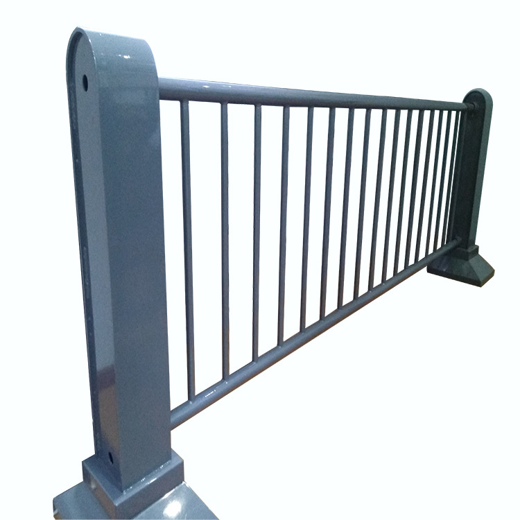 [厂家定制】市政护栏交通隔离栏 圆管镀锌钢马路围栏道路防护栏杆