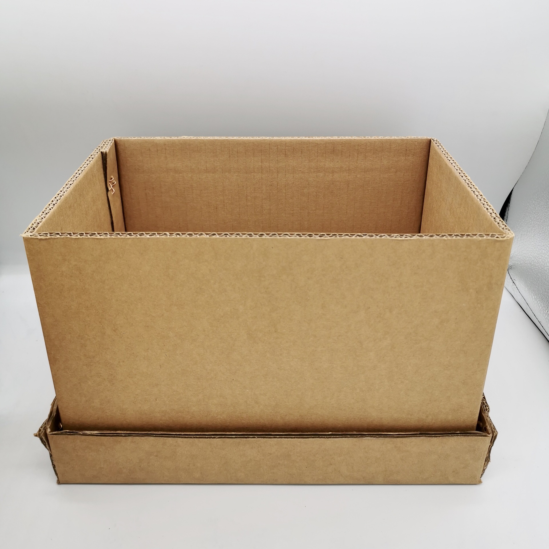 广州华鸿纸箱厂家销售ba坑电子产品机械蜂窝包装箱 重型纸箱