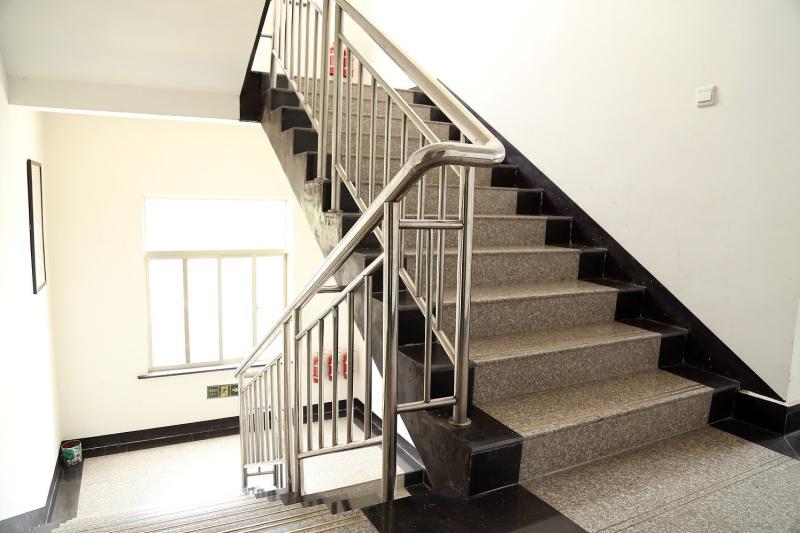 广州德玛供应安装不锈钢玻璃护栏不锈钢楼梯栏杆不锈钢围栏