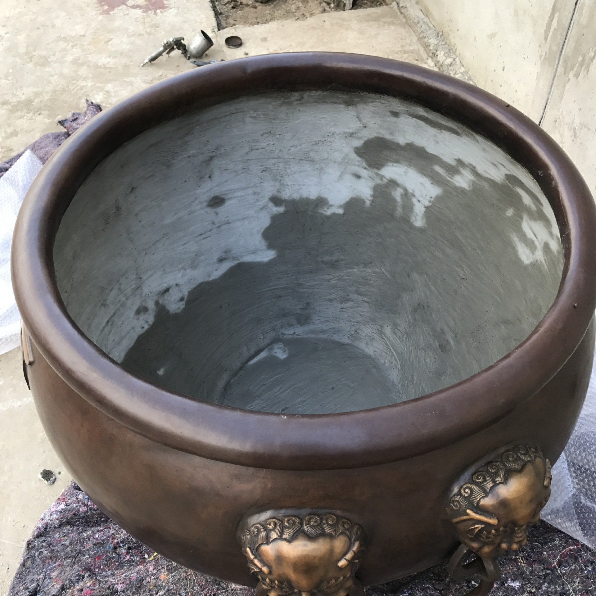 大型铸铜缸雕塑摆件公园庭院景观黄铜大缸摆件故宫缸青铜缸雕塑