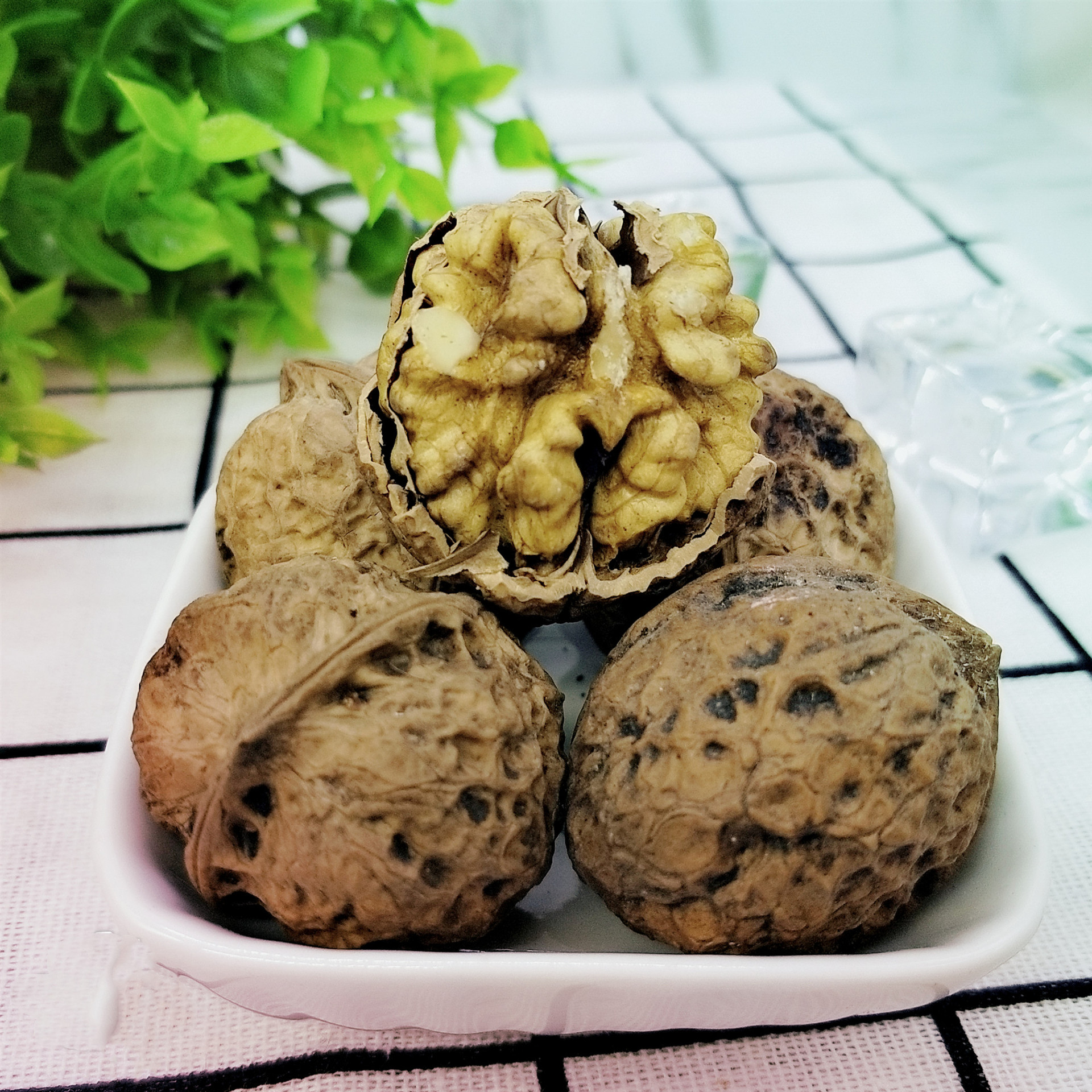 现货批发 云南薄皮核桃 大麻子原味核桃500 克