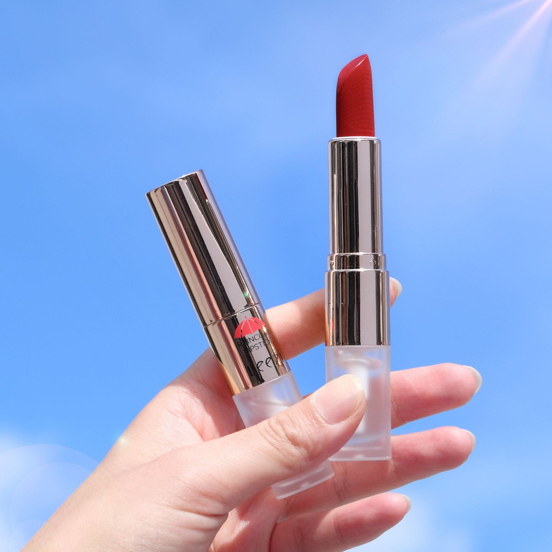 leezi莉兹持妆固色口红雨衣防水不沾杯脱妆雨衣口红唇液抖音同款