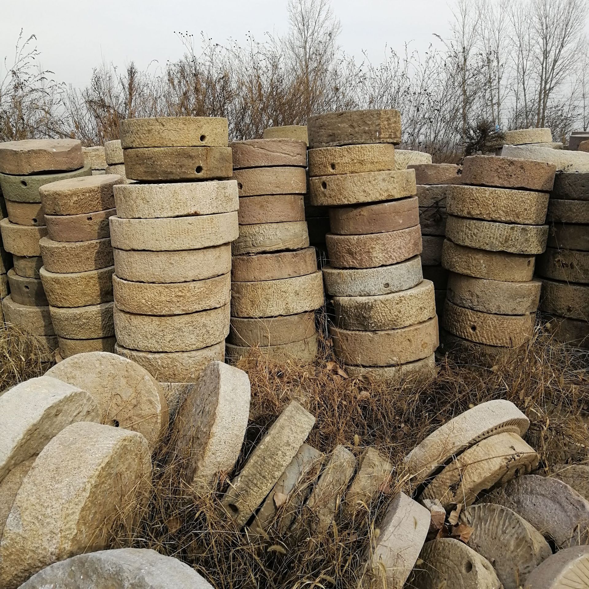 民间仿古做旧工艺品刻字老石磨盘 农村老磨盘摆件装饰 石磨盘铺路