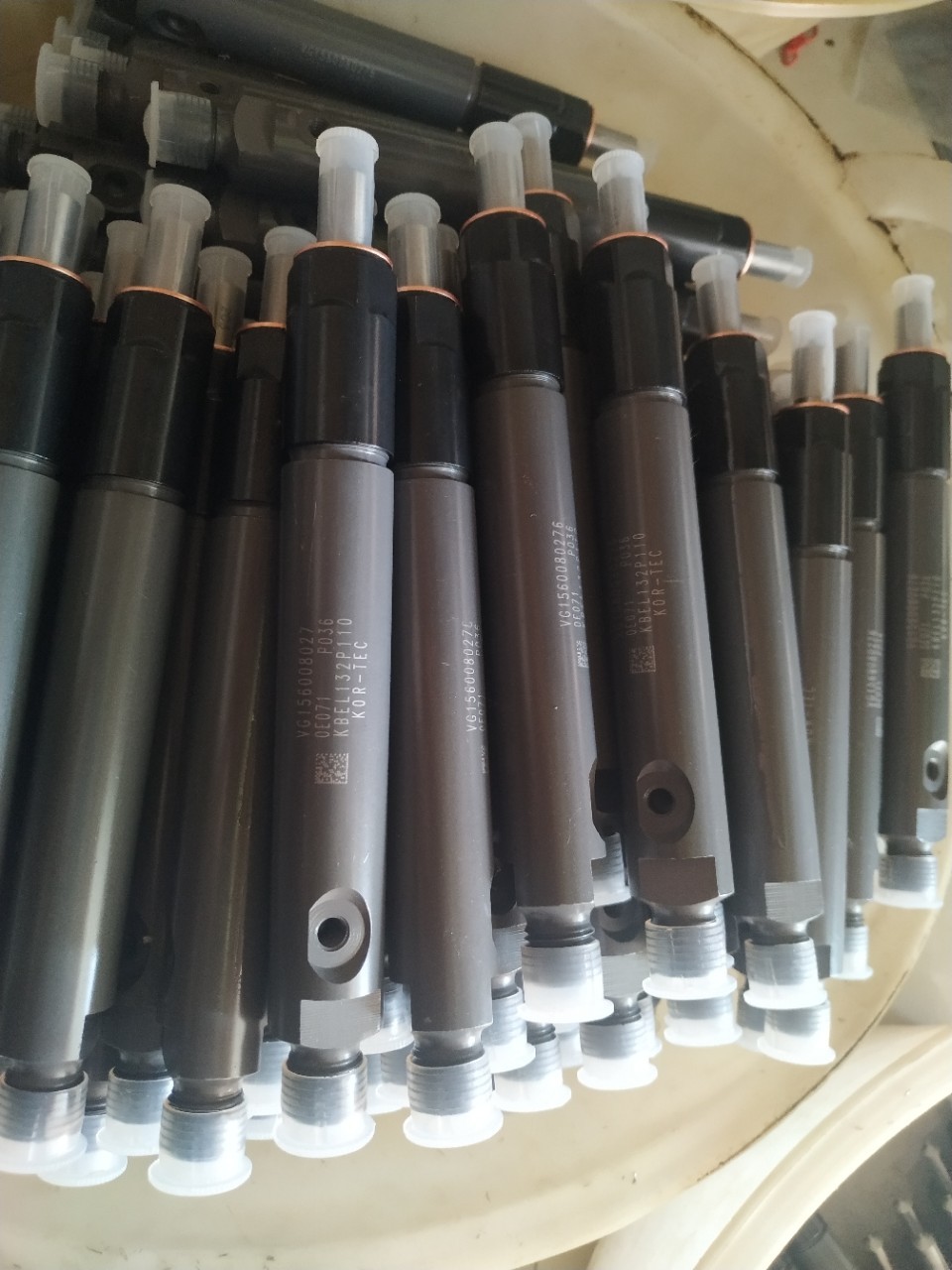 潍柴斯太尔336/340马力喷油器总成重汽豪沃杭发wd615喷油器总成