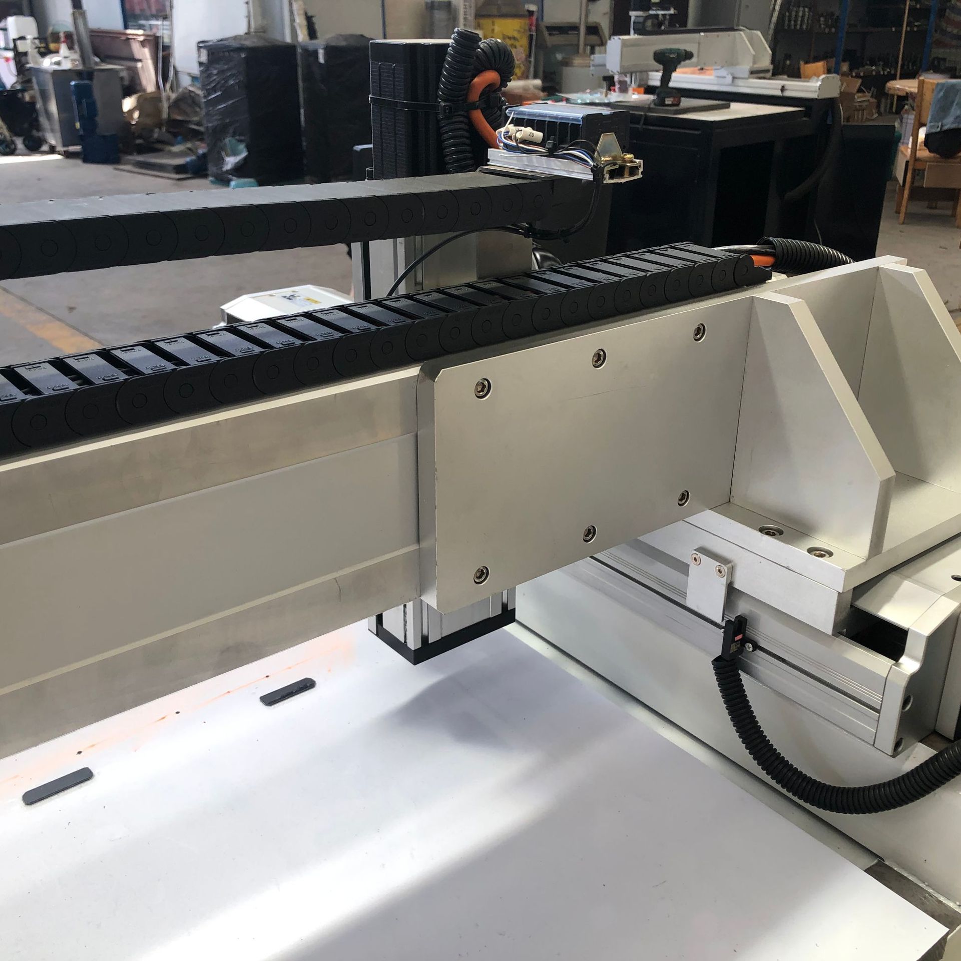 厂家直销精品小型6050型全自动多刀玻璃切割机 异形玻璃加工设备