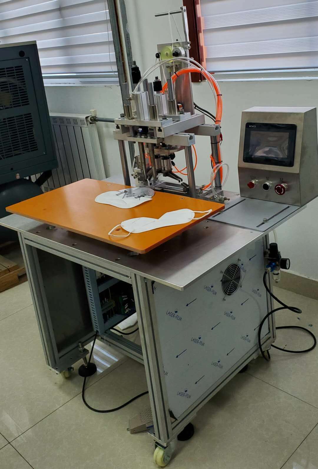 厂家供应现货口罩耳带双点机加工定做 n95口罩点绳机点带机