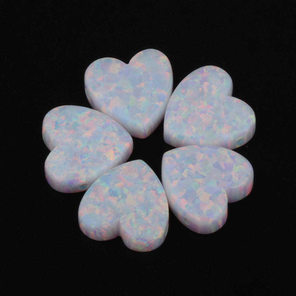 培植人工合成蛋白石白欧珀opal 双平面桃心形穿孔8mm澳宝裸石批发