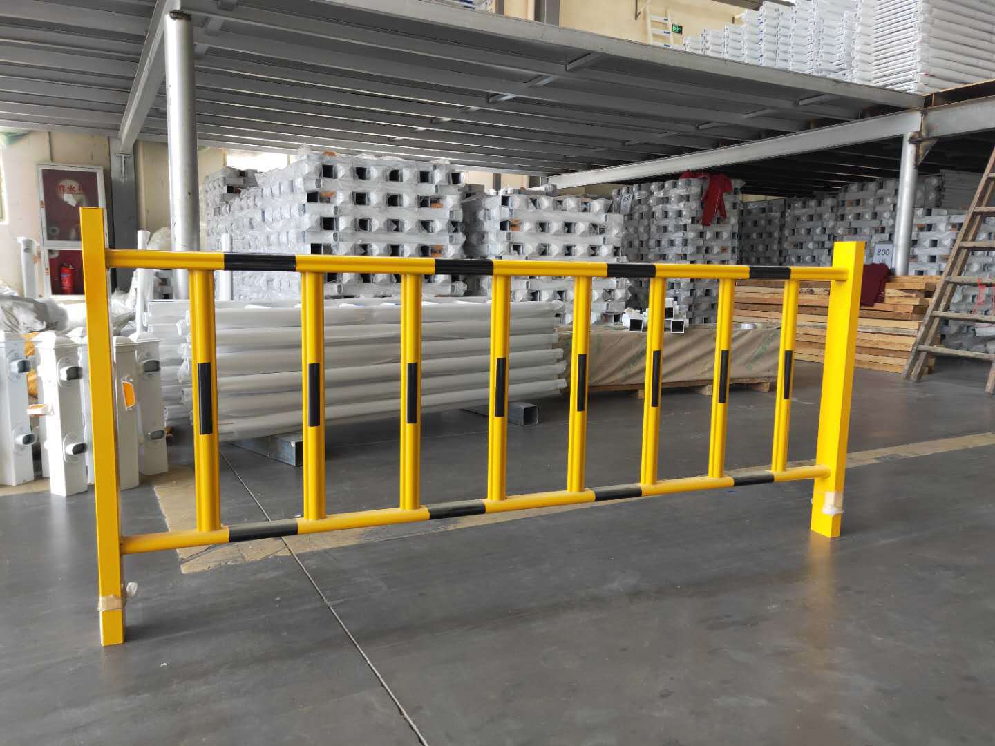 市政道路护栏人车分流隔离栏道路隔离栏公路护栏城市围栏交通设施