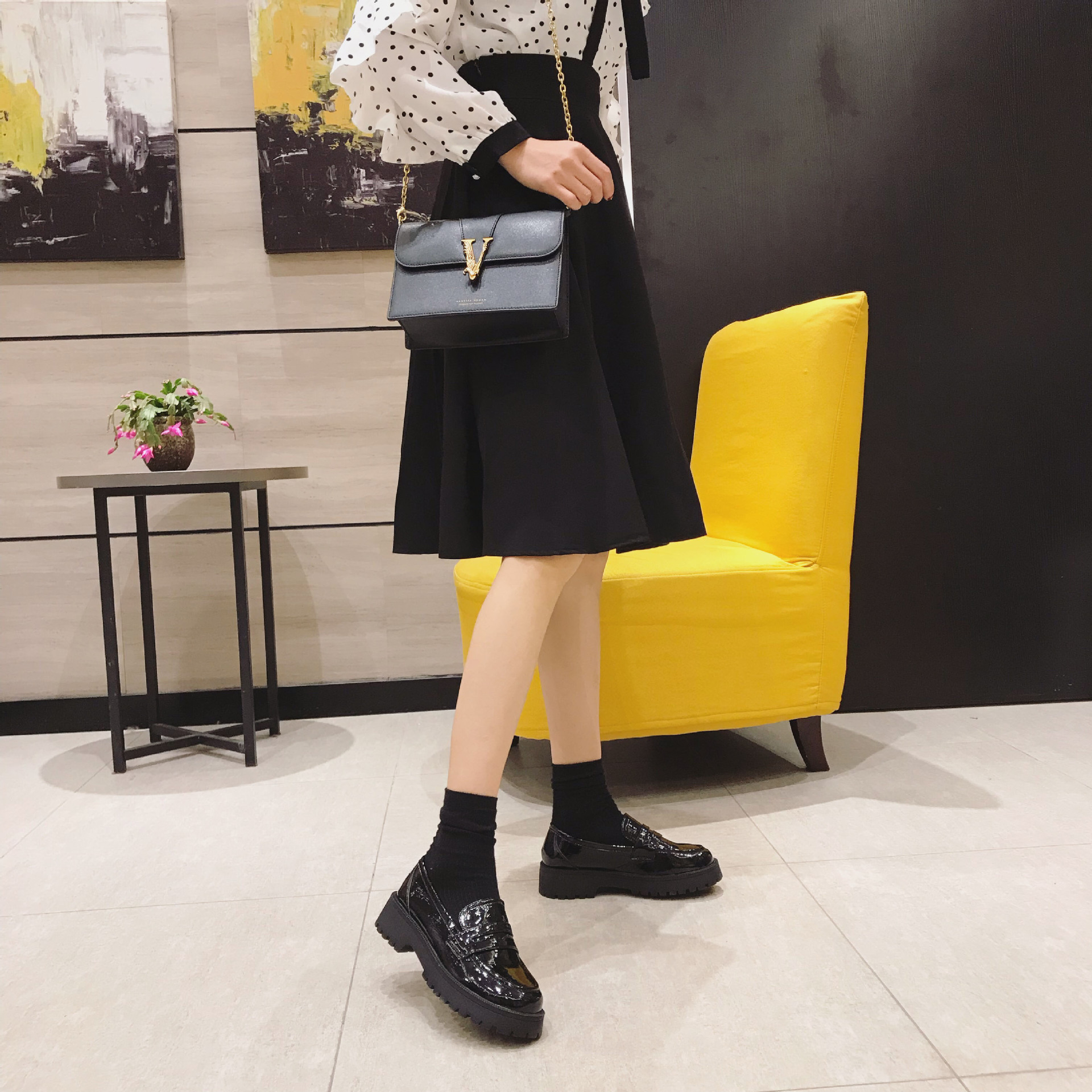 小皮鞋女2021春季新款英伦风学院配裙子的单鞋百搭浅口厚底粗跟鞋