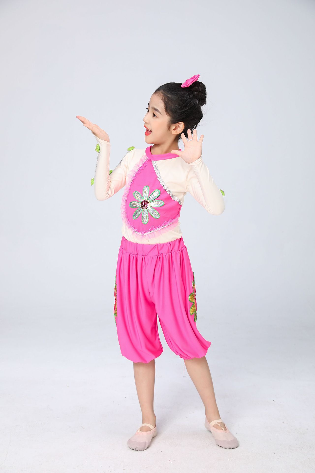 小荷风采麻花辫儿童舞蹈演出服中国梦福娃元旦喜庆民族舞表演服装