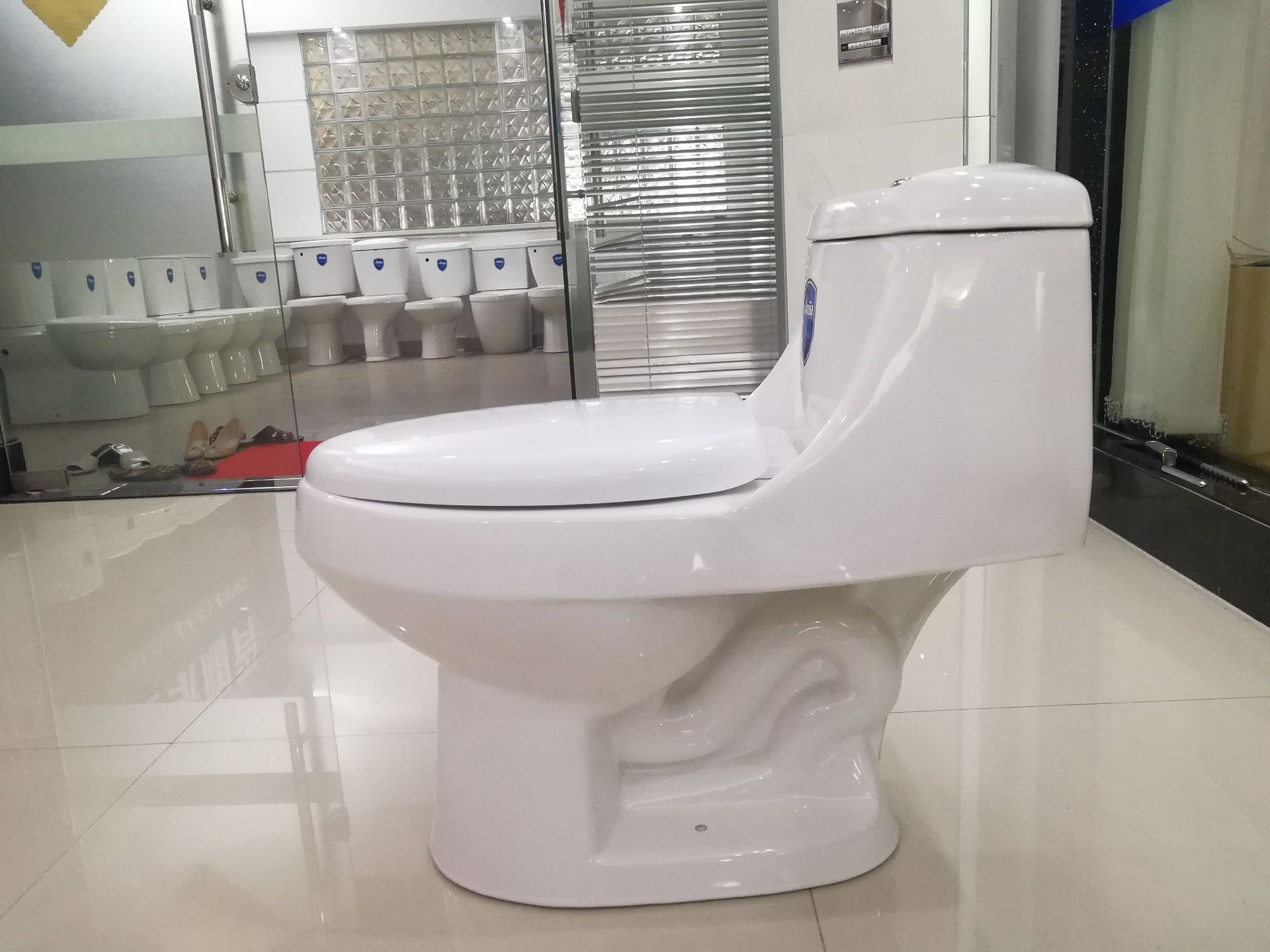 低价出口中东大口径节水马桶沙鲸 工程酒店连体马桶 工厂直销