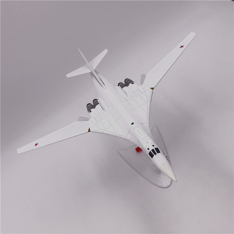 1:200俄罗斯图-160 tu-160白天鹅轰炸机军事飞机模型摆件