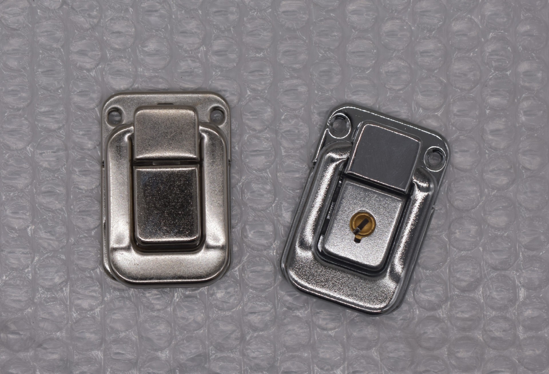 厂家直销优质太平扣 25*37 仿古箱扣 铁皮搭扣 金属锁扣 各种尺寸