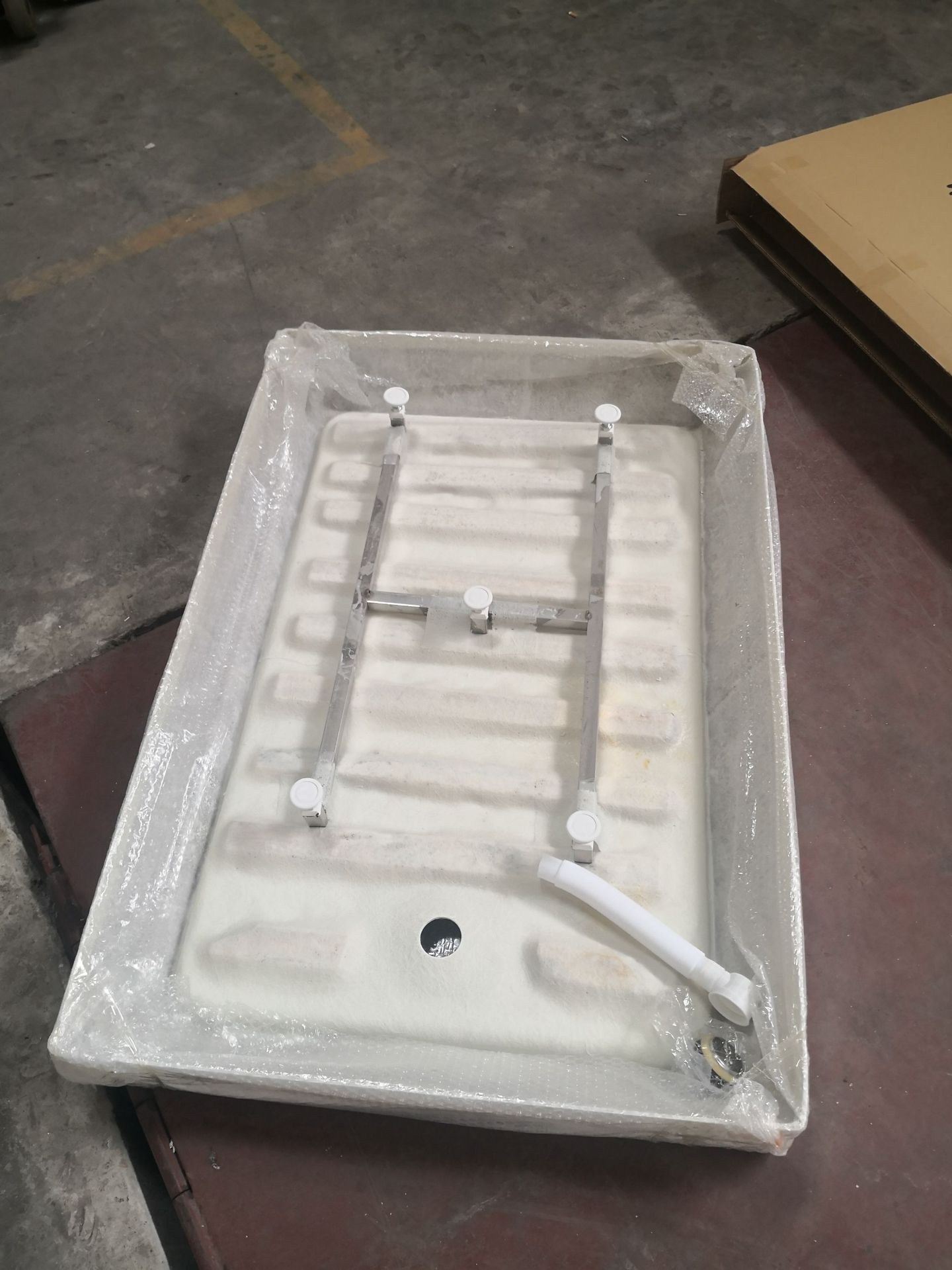 厂家直销钻石型淋浴房底盆 不锈钢加强支架 亚克力玻璃钢坚固耐用