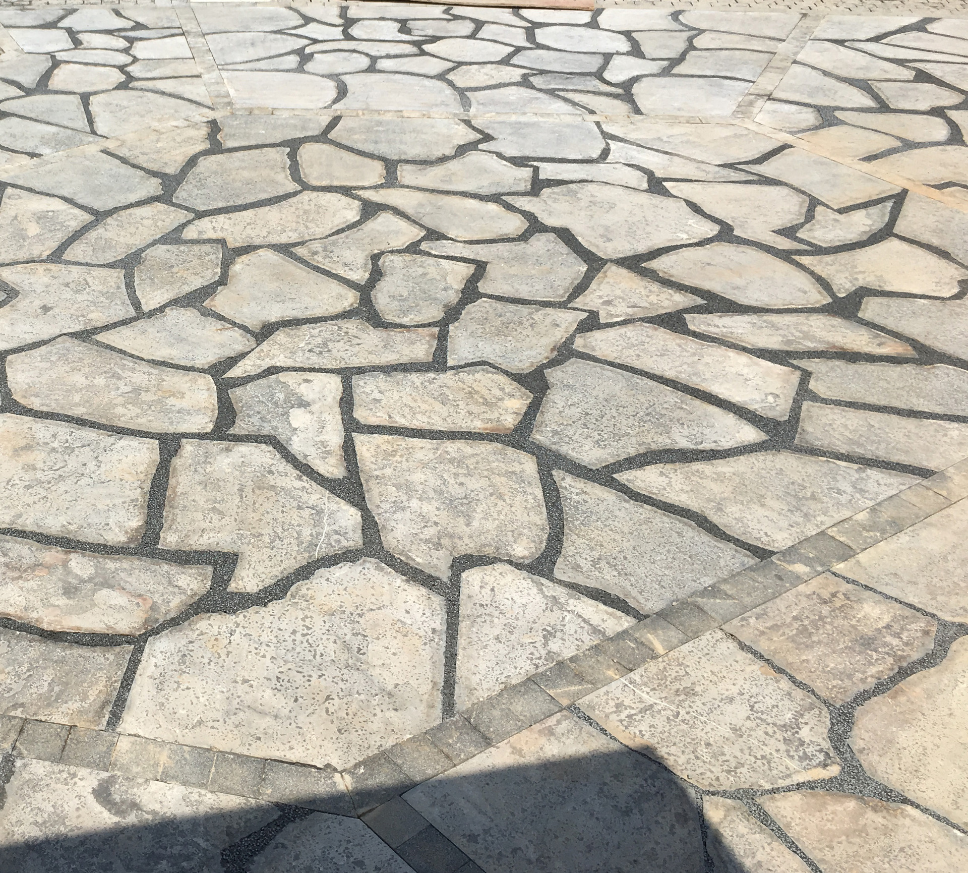庭院青石板 天然冰裂纹室外防滑仿古文化石 园林别墅花园地砖