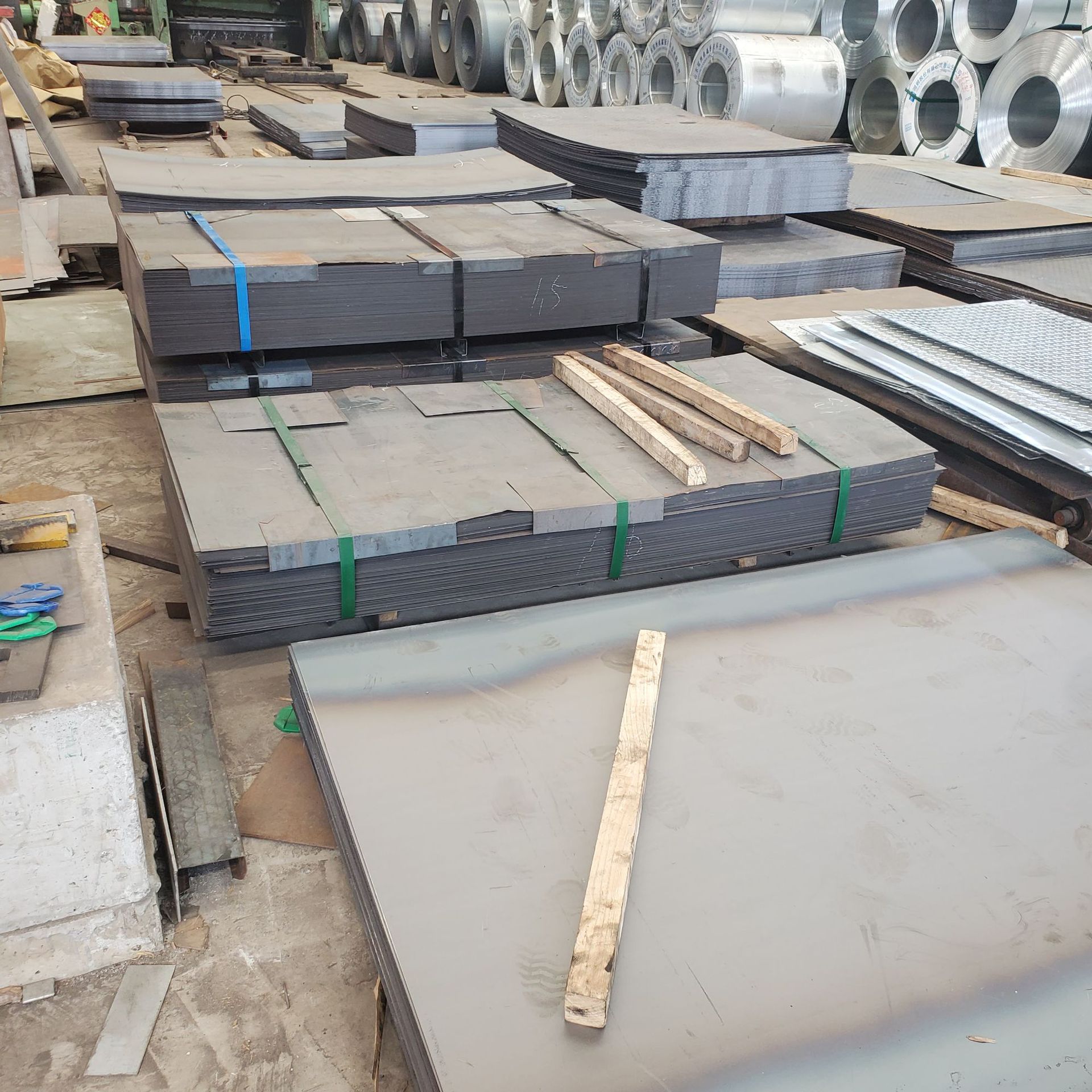 花纹板镀锌板 钢板冷板热板 定尺剪裁 冷弯加工楼梯踏板