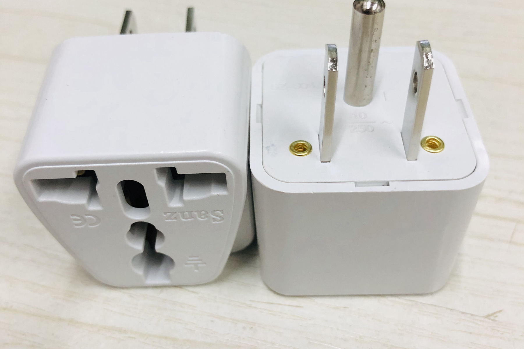 标准美规转换插头美国插头转换器美规转欧规2扁1圆转换插座转接头