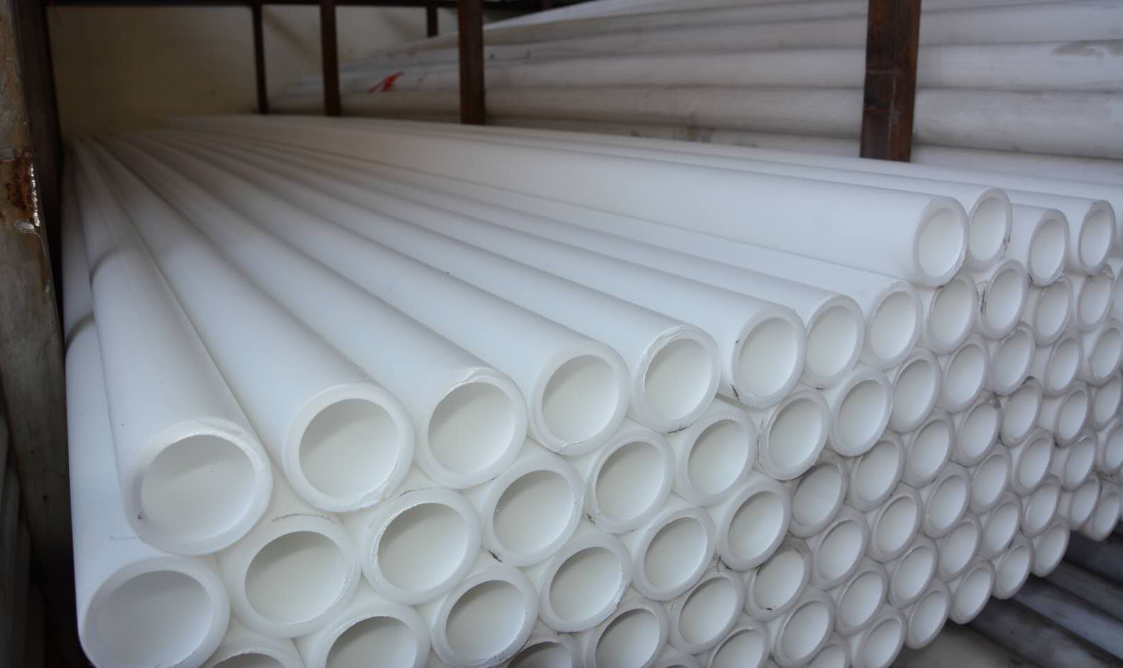 裕博厂家直销优质聚丙烯管frpp管防腐pp管阻燃管玻纤管通风排气管