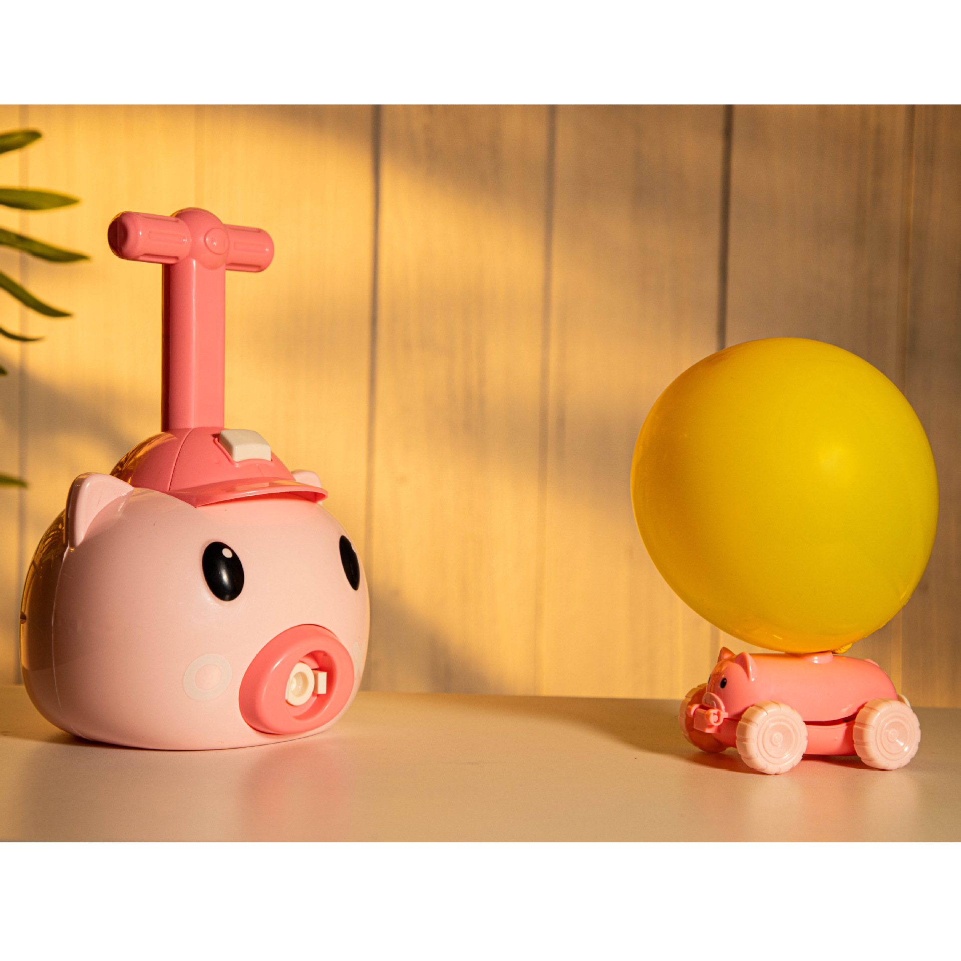 抖音儿童空气动力气球车小猪动力气球车吹气球滑行车趣味玩具