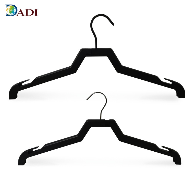 厂家定制黑色创新成人儿童塑料衣裤架 干湿两用男女防滑衣架子