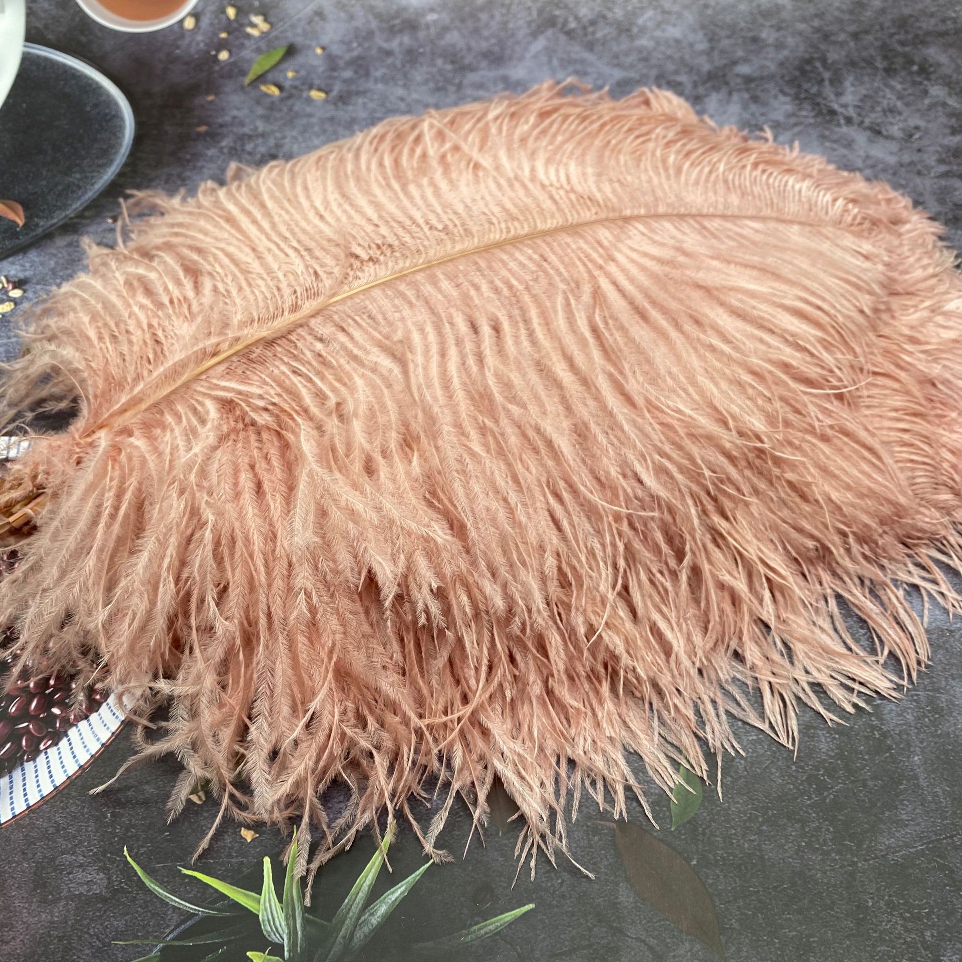 源头工厂40-45cm粗杆鸵鸟毛服装配饰婚庆仪式路引羽毛工艺品辅料