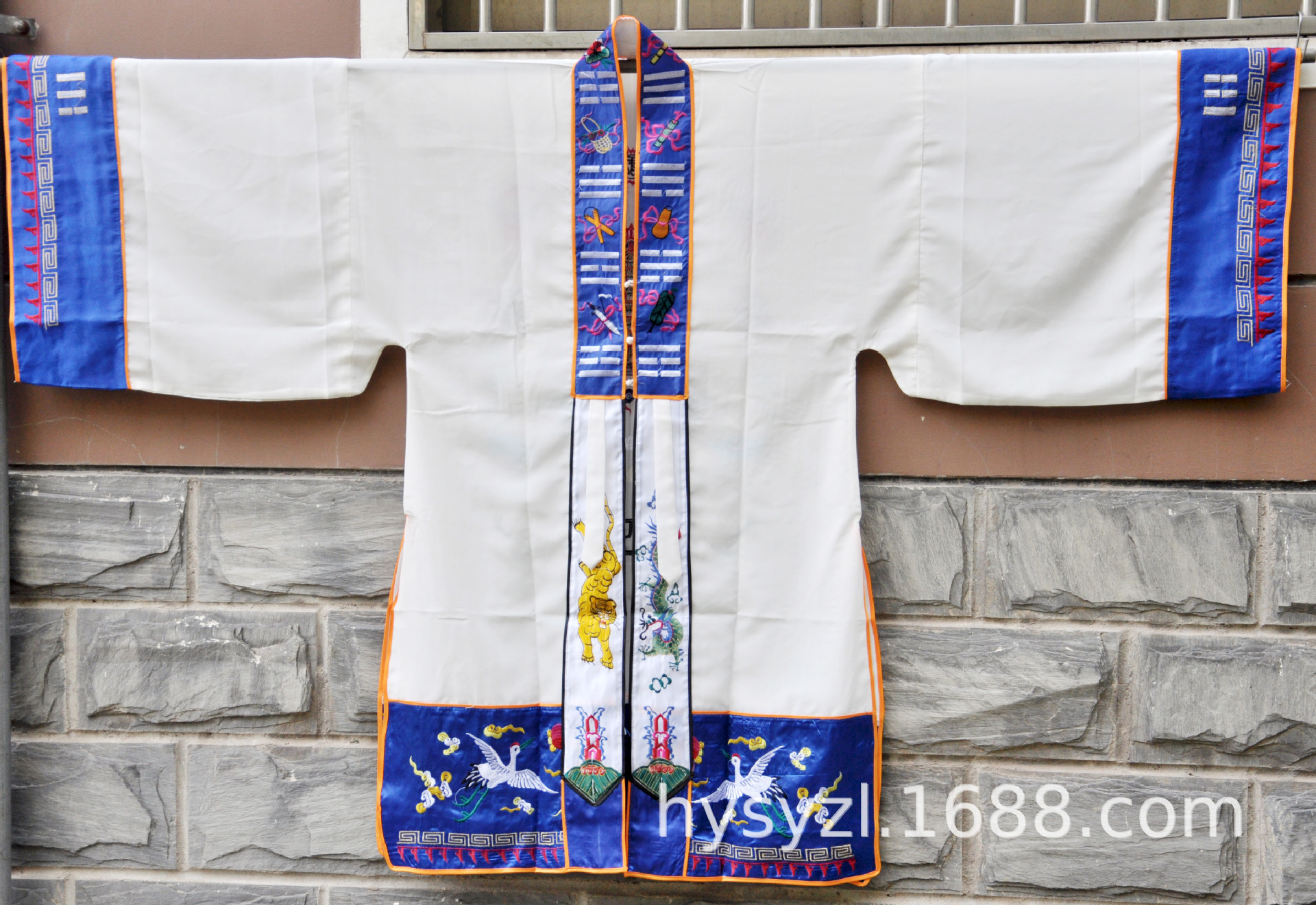 道教法器八卦经衣 混元巾 庄子巾莲花冠 表文筒 双龙小袖肖台法衣