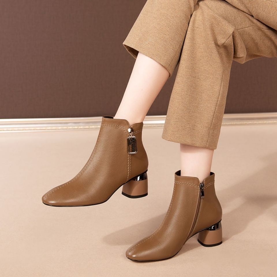 真软皮靴子女短靴马丁靴高跟女鞋2020新款潮中跟皮鞋女方头女靴子