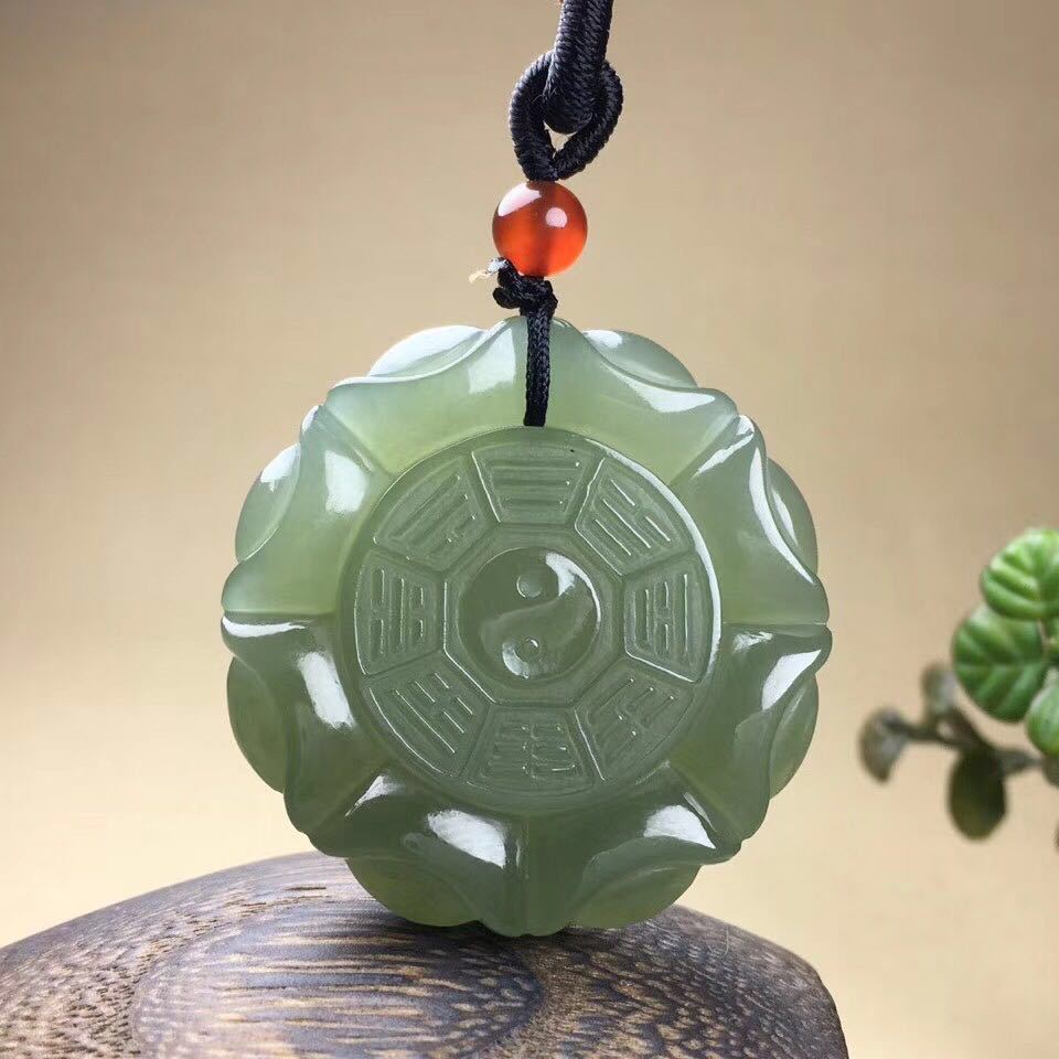 和田玉八卦吊坠油青色青海料八卦玉挂件男女款玉佩送玉坠证书