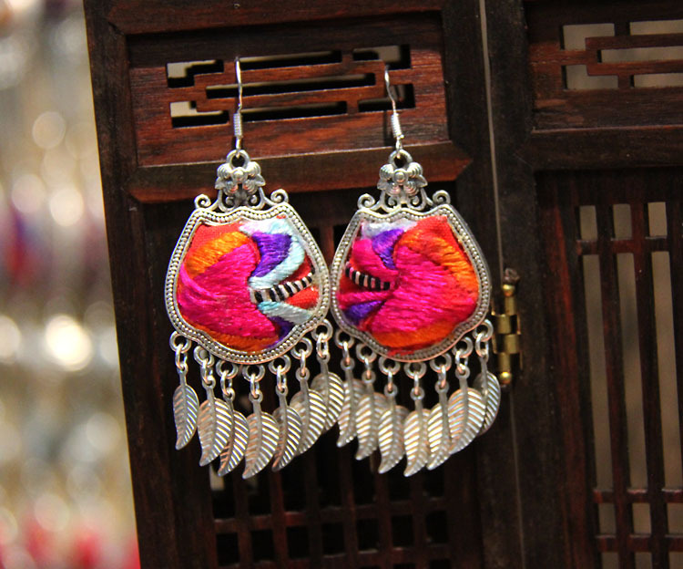 原创民族风耳环绣花流苏耳饰饰品手工复古老绣刺绣苗绣苗银耳环07