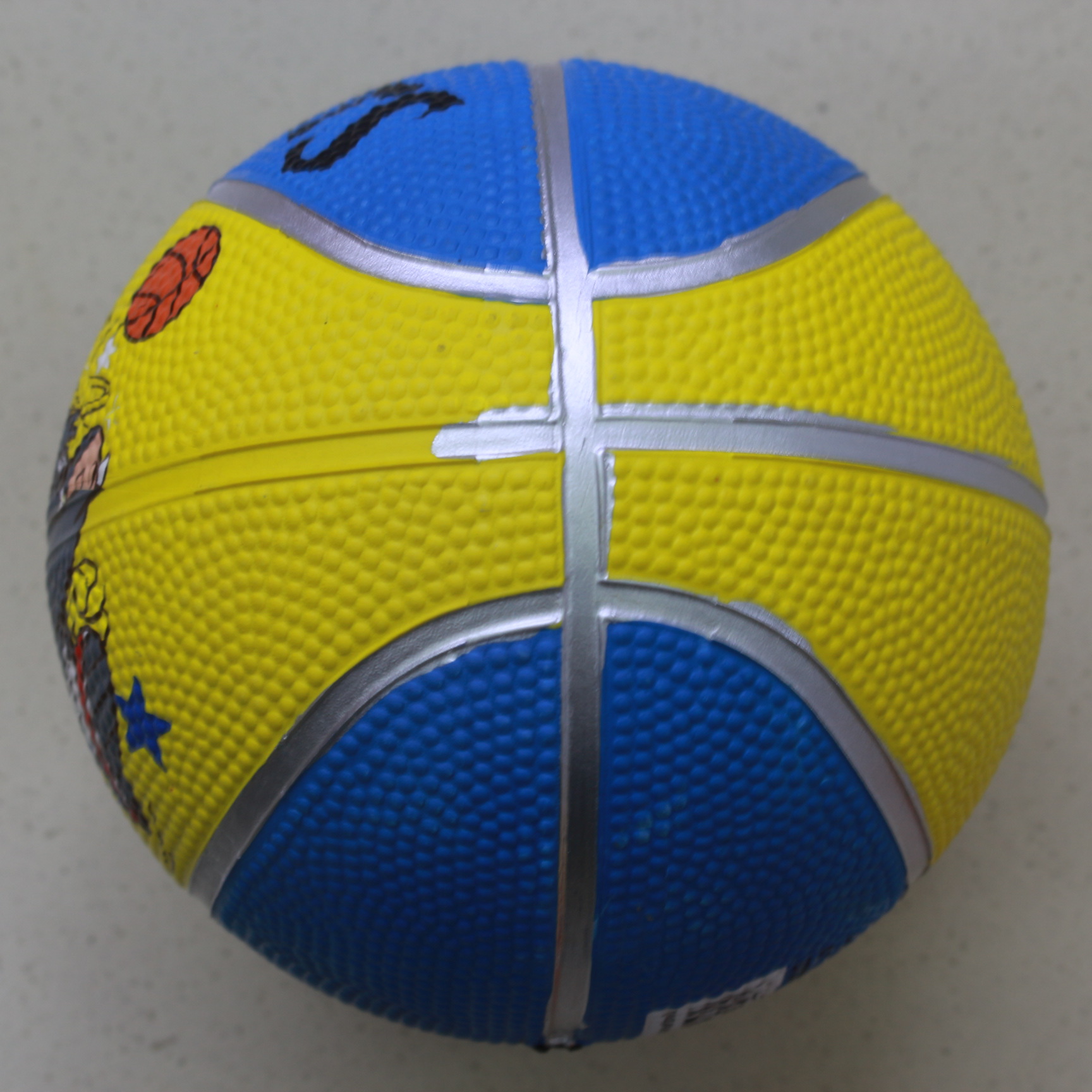 正品2号篮球橡胶篮球/皮球/2号橡胶篮球弹性足/可踢可拍幼儿园用