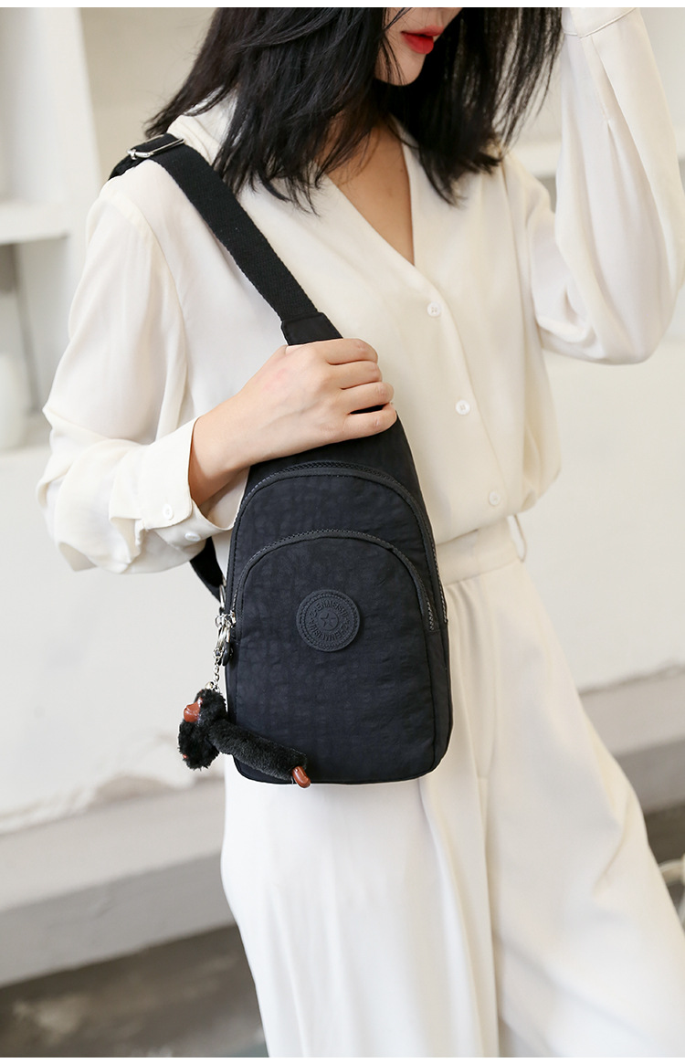 女包新款时尚涤纶胸包女士逛街户外旅行斜挎包生意收银零钱手机包