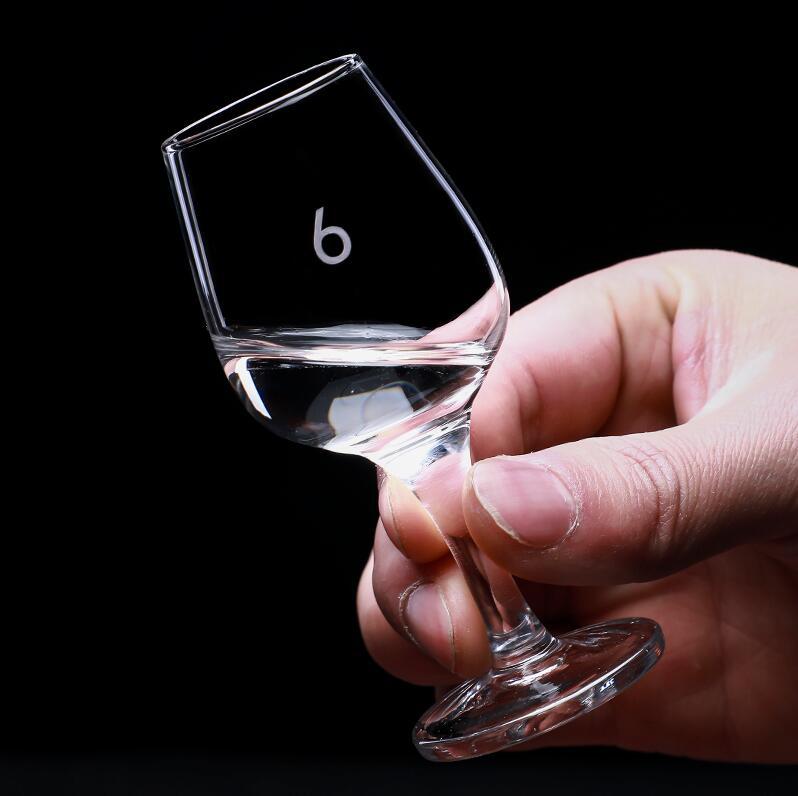 国标标准水晶玻璃白酒品酒杯 50ml郁金香品鉴杯专业评酒杯高脚杯
