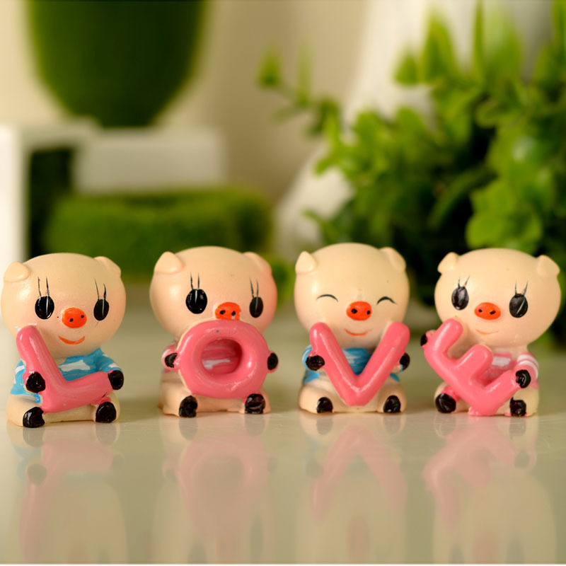 s 创意车载可爱4个小猪套装 可爱猪猪摆件汽车内饰树脂摆饰