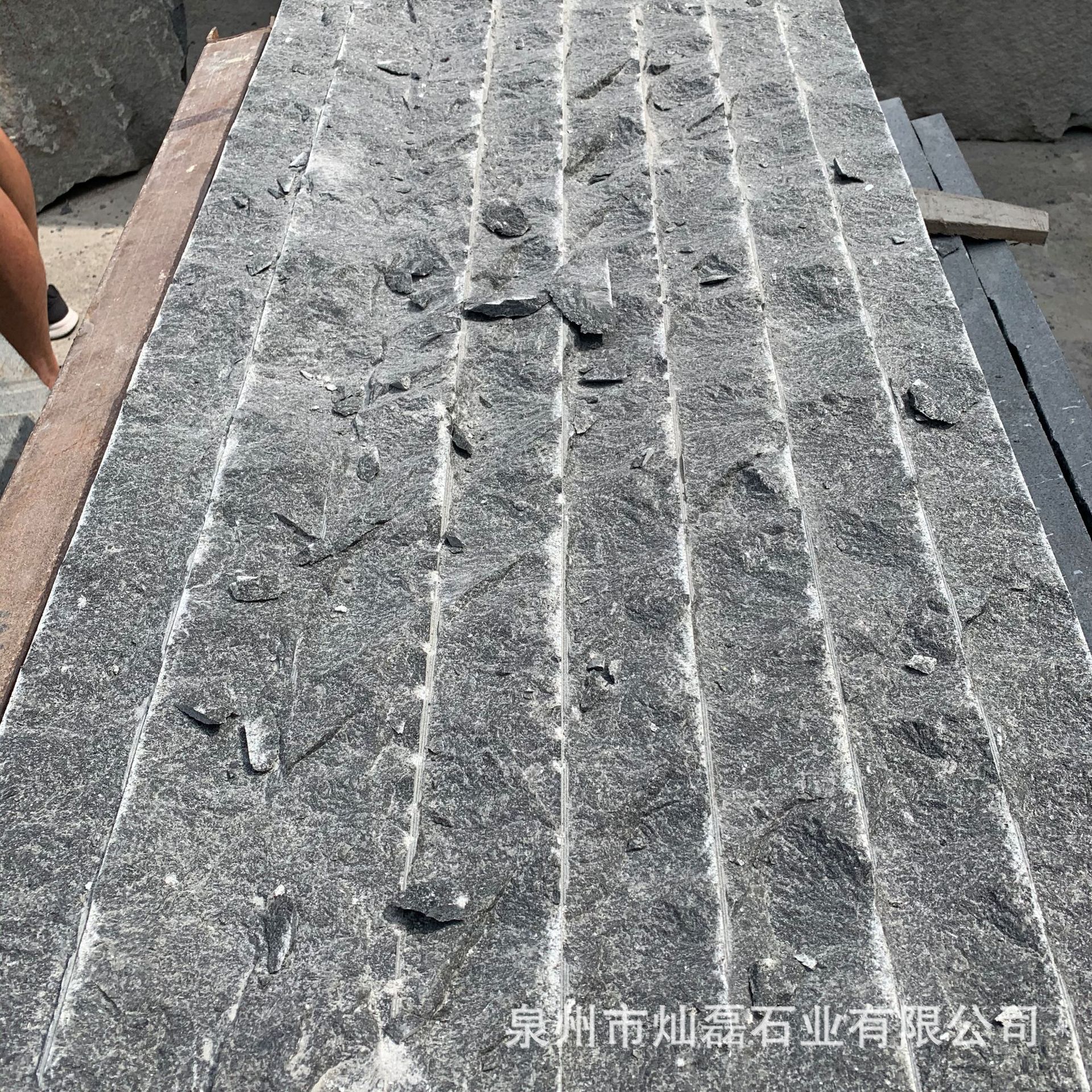 厂矿直销中国黑自然面黑色花岗岩 蒙古黑蘑菇石外墙干挂加工定制