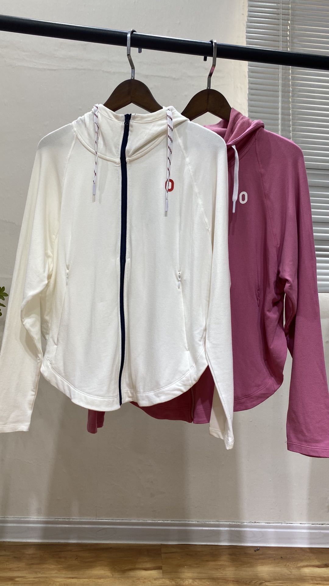 素然风2020春夏新款正品女式天丝棉圈圈针织布带帽外套