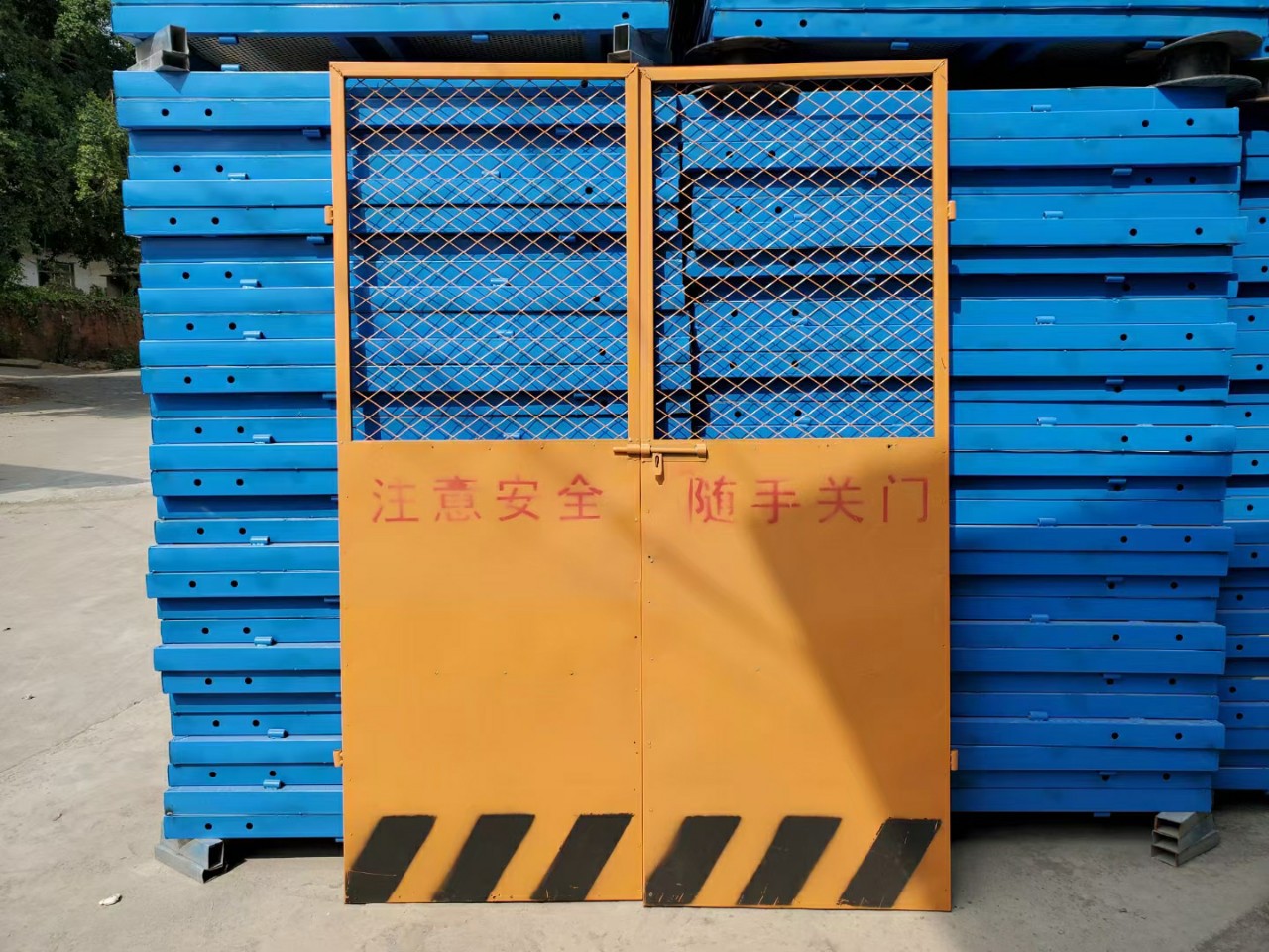 基坑护栏建筑护栏电梯门建筑用品井口防护围挡护栏