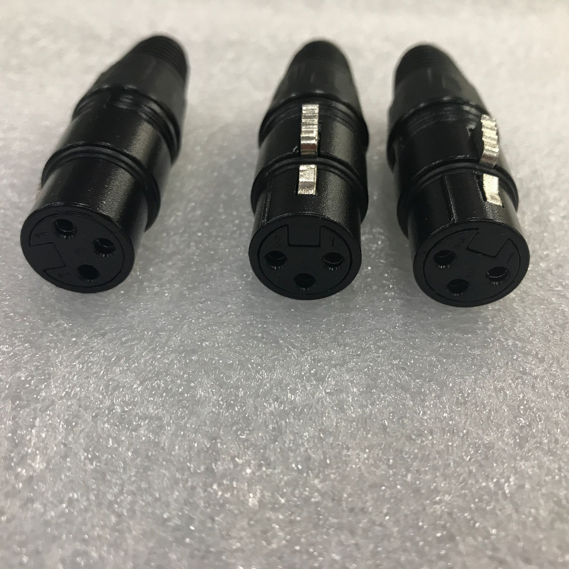 三芯瑞式卡侬母头 瑞式炫黑卡侬 麦克风卡龙 音箱卡侬插头