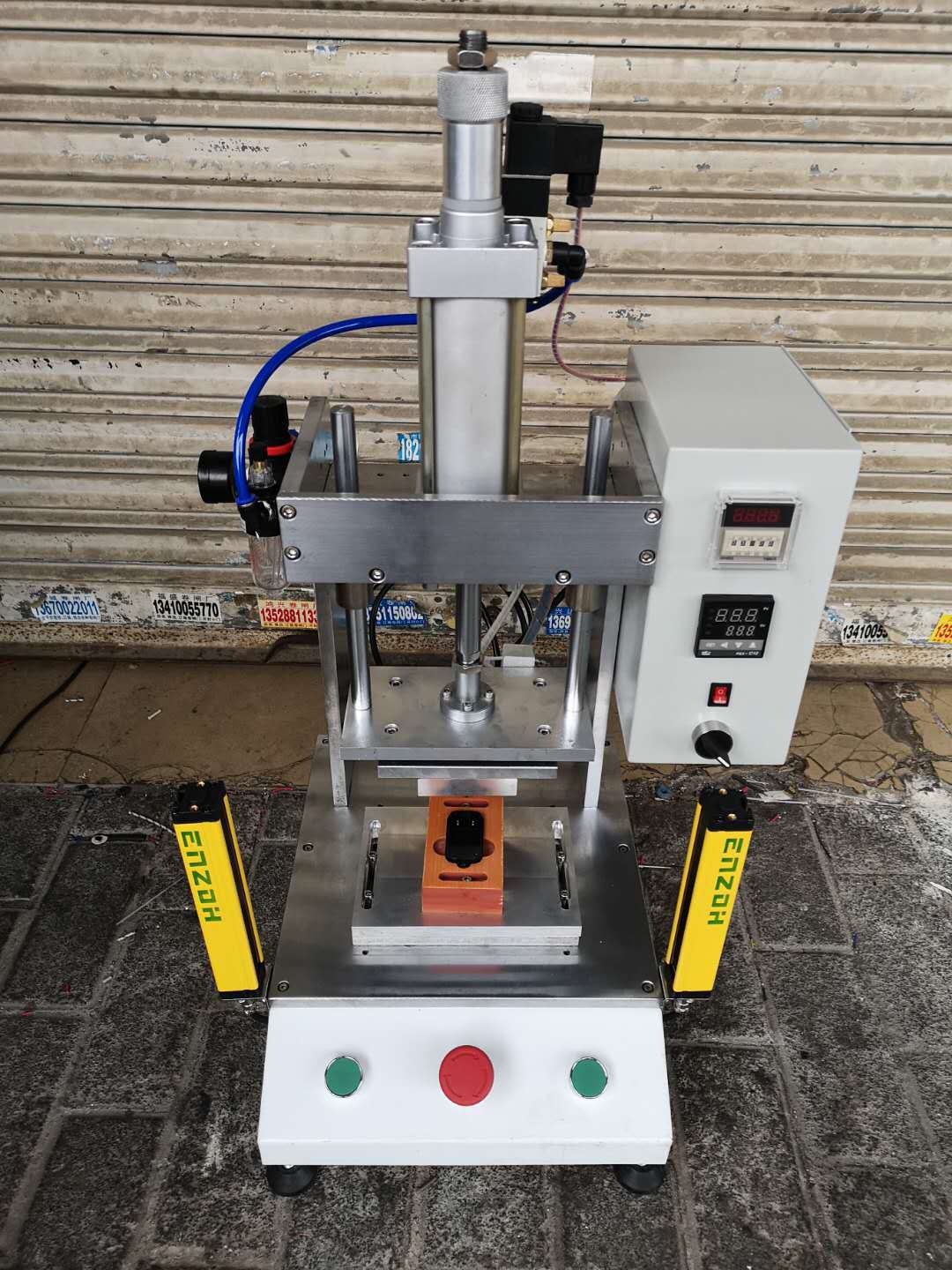 桌面热熔机塑胶柱热压