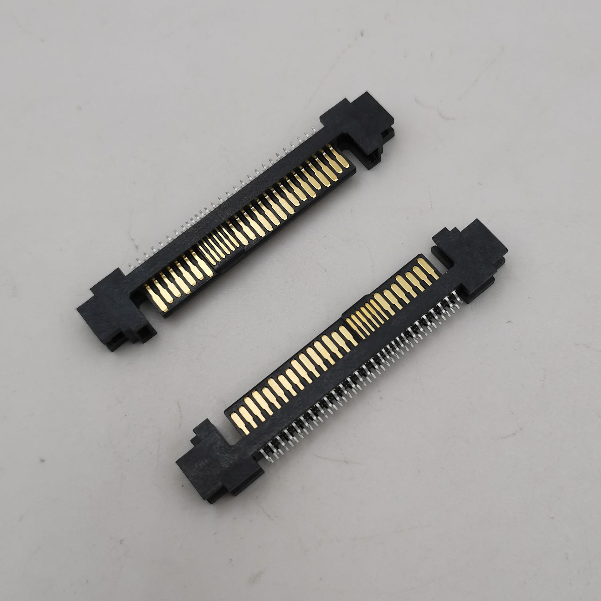 2 硬盘矩阵式阵列 sff 8639系列高速连接器 sas 68p-阿里巴巴